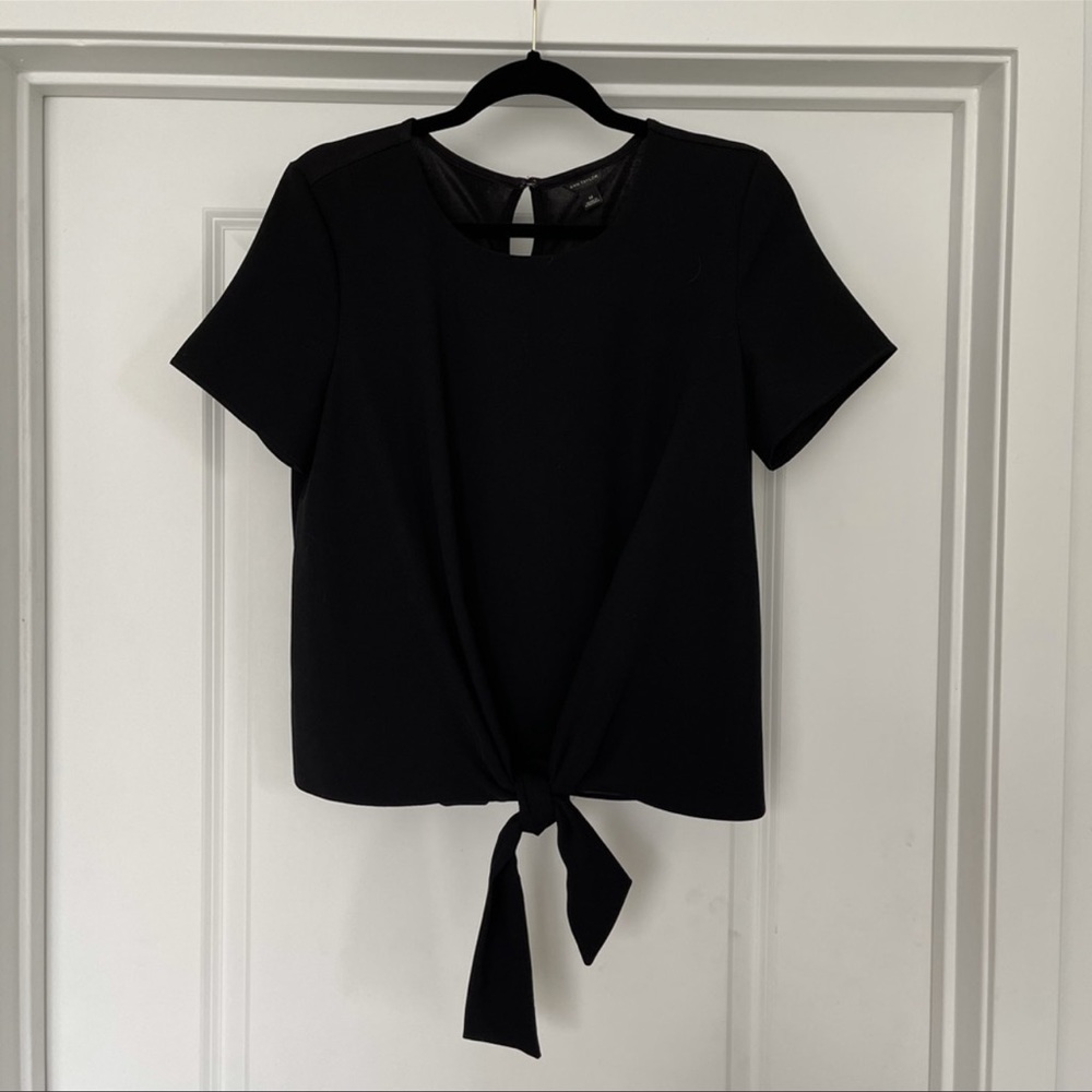 Ann Taylor Women’s Front Tie Black Top Blouse Size Medium